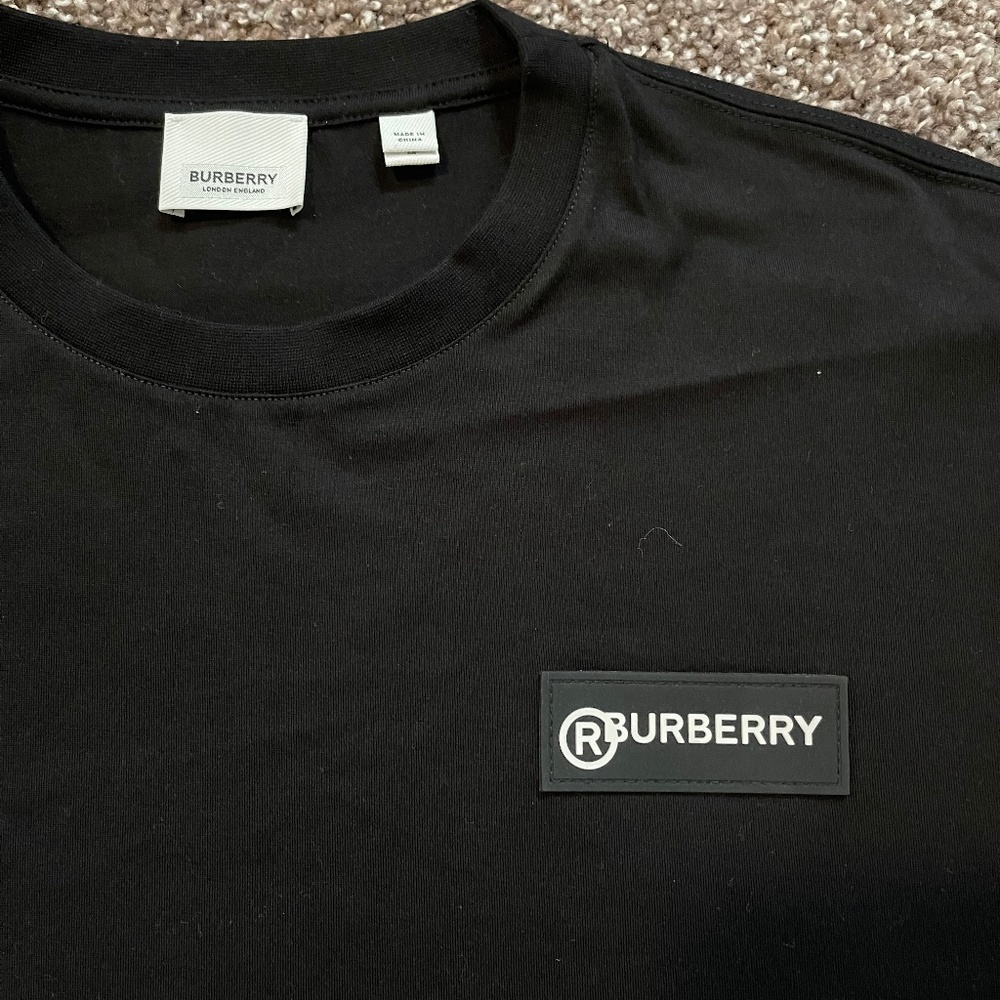 MEN’S MEDIUM BURBERRY SHIRT Size M